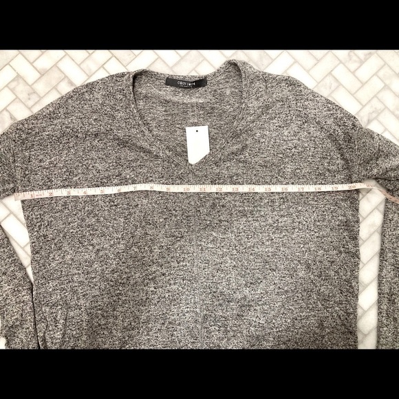 COIN1804 V-NECK SWEATER - size small - Picture 6 of 12